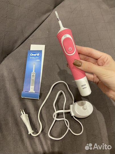 Электрическая зубная щётка Oral-B