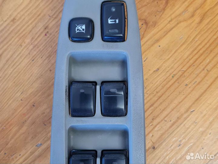 Блок управления стеклоподъемниками Toyota R60