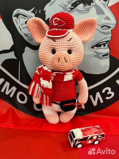 Поросёнок (сувенир для болельщиков фк Спартак)