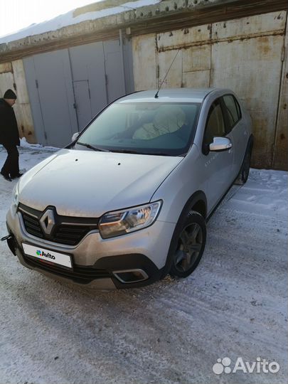 Renault Logan 1.6 МТ, 2020, битый, 10 900 км