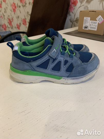 Кроссовки ecco 32