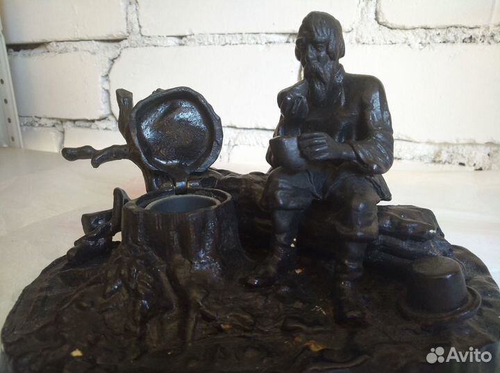 Чугун литьё Крестьянин на пне