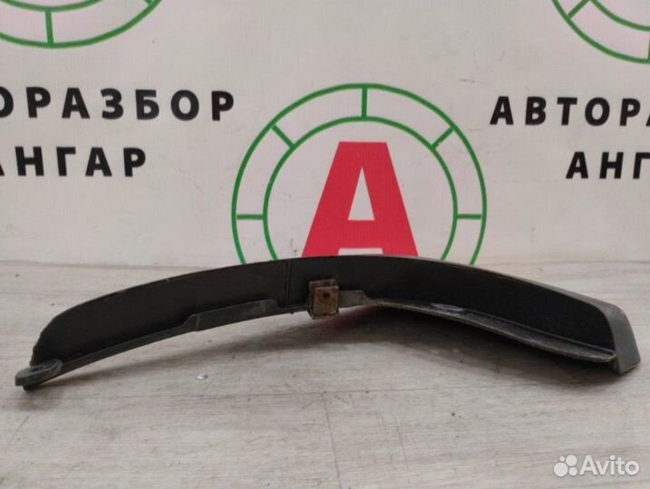 Брызговик задний правый Ford Focus универсал 1.6L