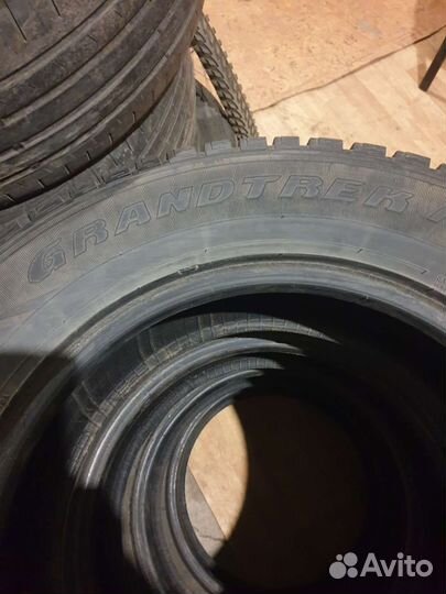 Dunlop Grandtrek Ice 02 215/65 R16 T