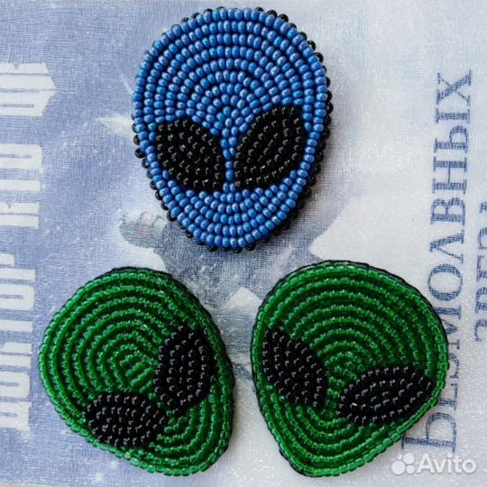 Брошь, серьги, колье из бисера ручной работы