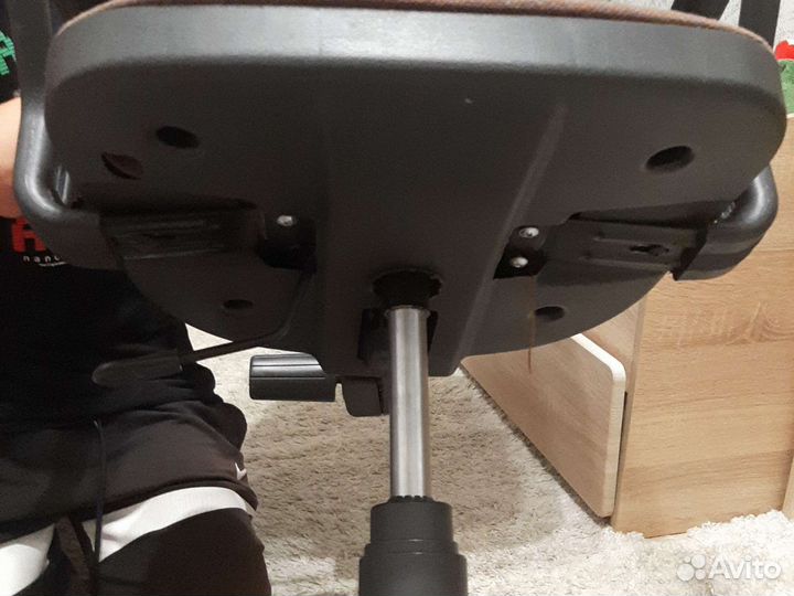 Компьютерное кресло