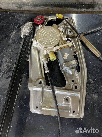 Водительский стеклоподьемник bmw e39