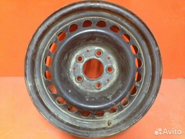 Есть трещина. 1 шт. Диски - R15 (5х114,3)