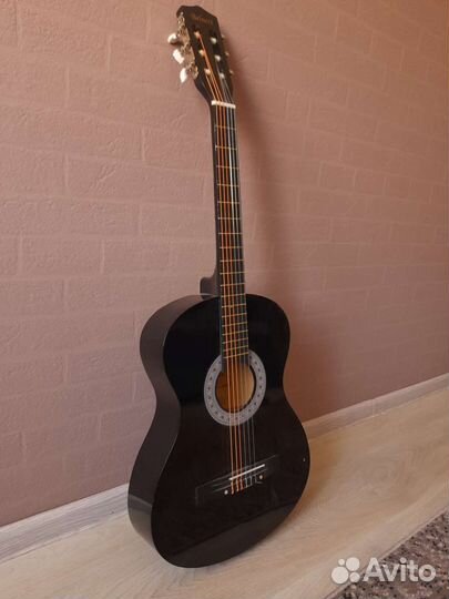 Классическая гитара Belucci