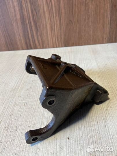 Кронштейн гидроусилителя Mitsubishi Outlander CU