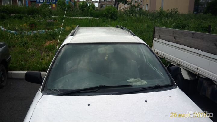 Toyota Corolla 2.2 МТ, 2000, битый, 300 000 км
