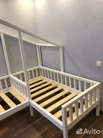 Детская кровать угловая домик