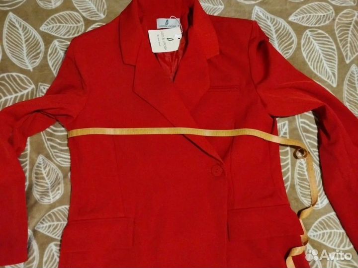 Костюм брючный красный