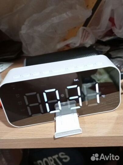 Часы на тумбочку