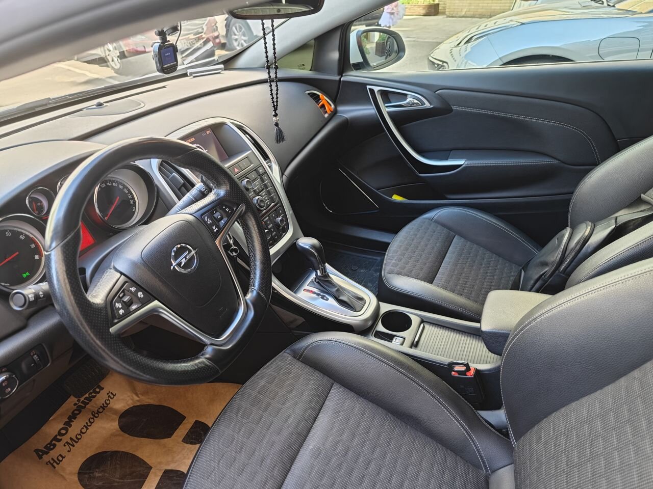 Opel Astra GTC: фото владельца