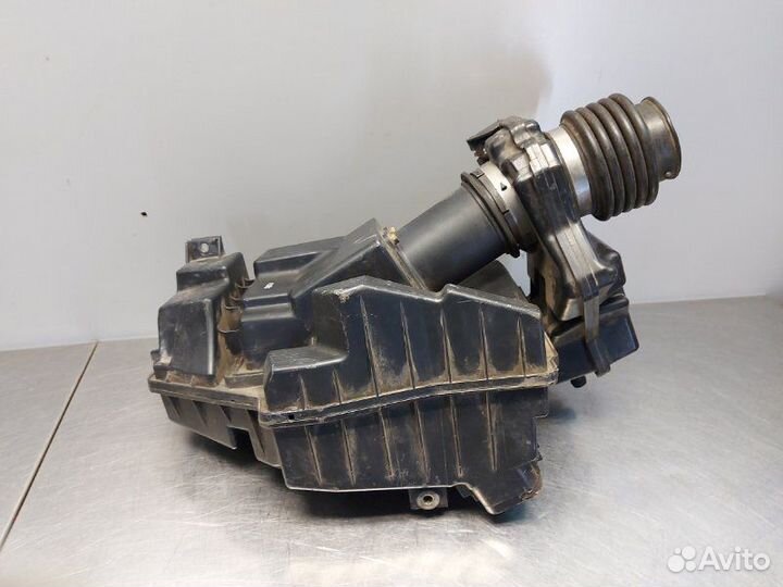 Корпус воздушного фильтра Nissan Maxima A33 2 2003