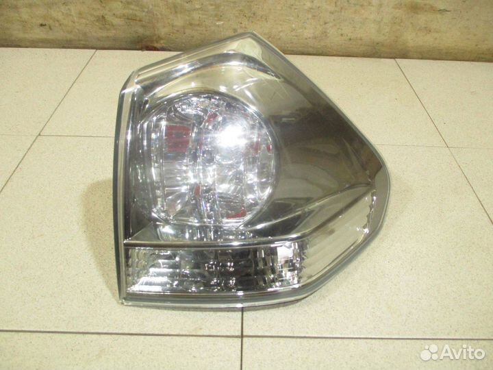 Фонарь задний наружный правый Lexus RX 300/330/350