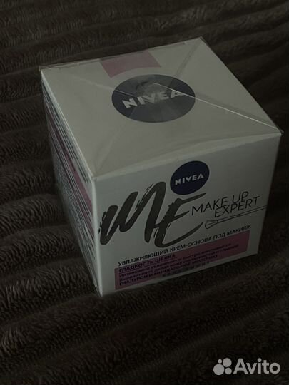 Увлажняющий крем-снова под макияж