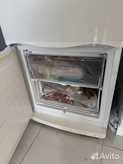 Холодильник атлант в отличном состоянии