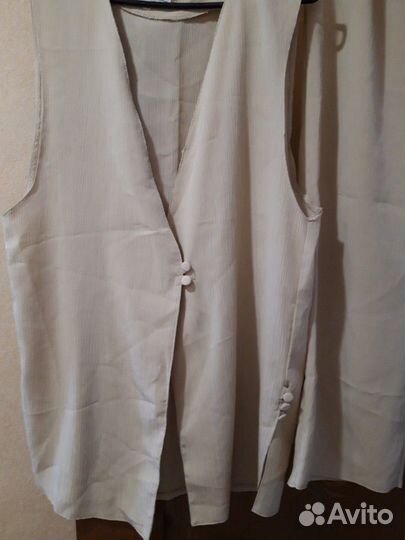 Костюм из брюк и жилета