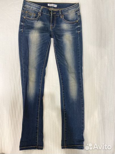 Джинсы разные