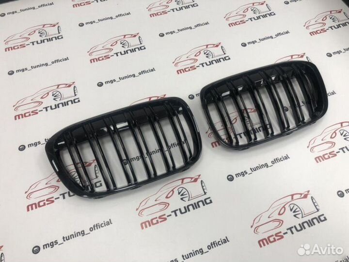 Ноздри BMW X1 F48 в стиле Х1 М черный глянец