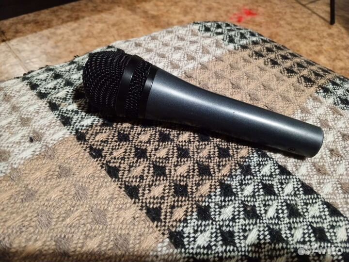 Sennheiser e835s динамический микрофон