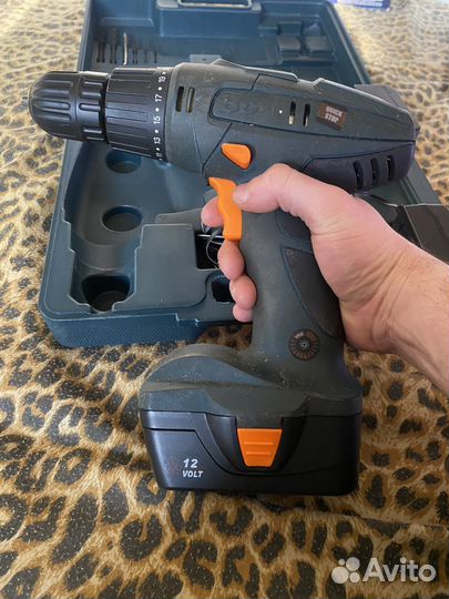 Шуруповерт Bort BAB-12N-K