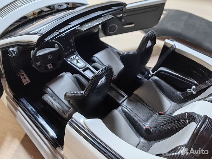 Модель Mercedes-Benz CLK DTM AMG 1:18 Kyosho