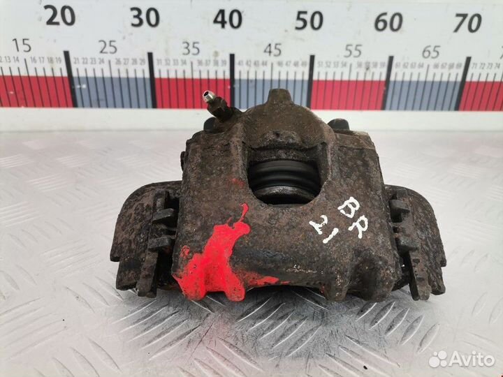 Суппорт передний правый Volkswagen Polo 2 рест