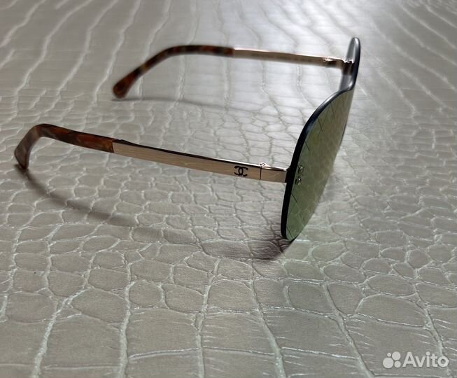 Очки солнцезащитные Chanel