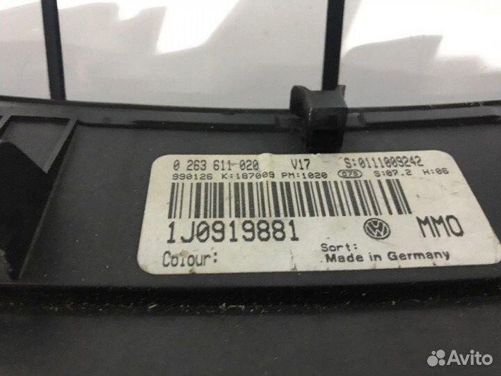 Приборная панель Volkswagen Golf 4 1J 1997-2006