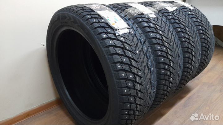 Arivo Ice Claw ARW7 255/45 R20 101T