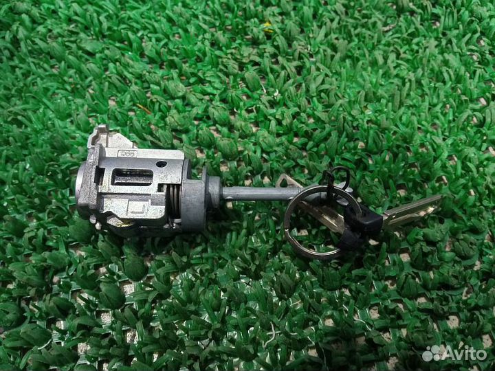 Личинка ручки наружной Toyota Highlander