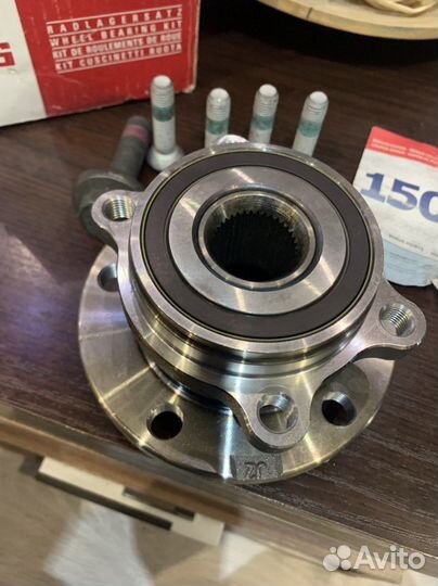 Ступица передняя на VW- гольф 5