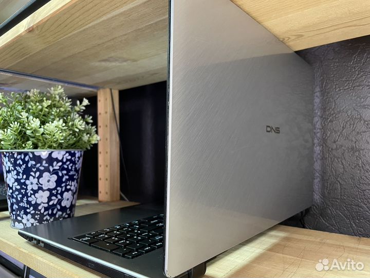 Ноутбук DNS / Core i7 / GeForce / 16GB / SSD