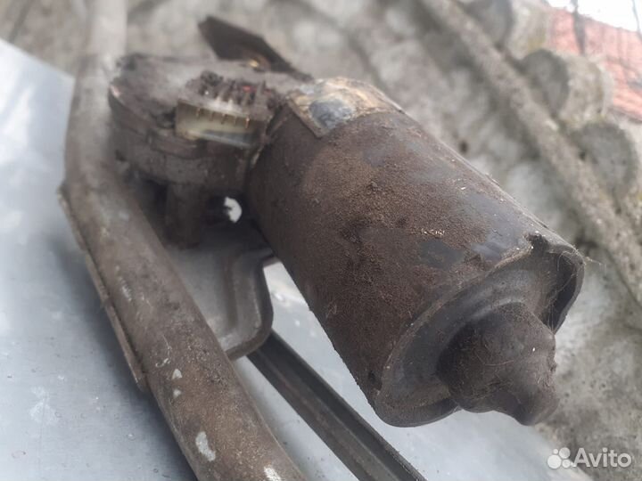 Трапеция дворников на Т-4