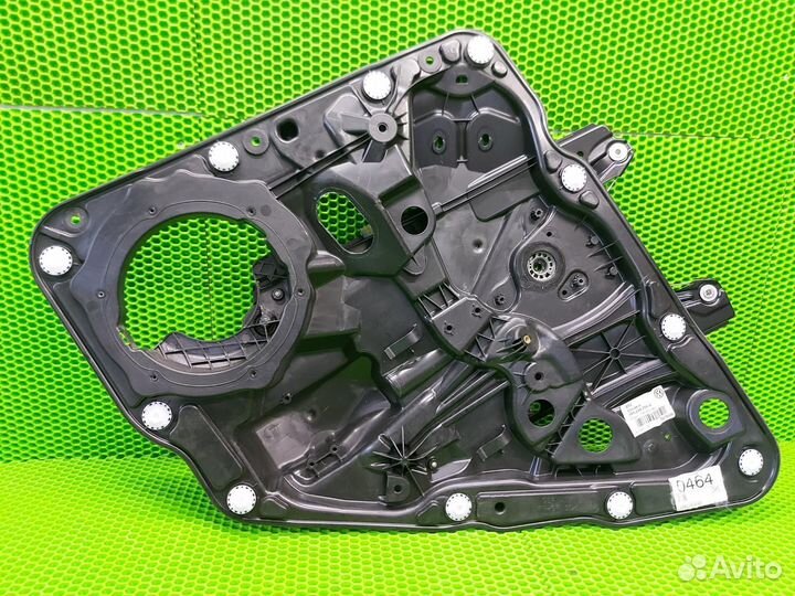 Стеклоподъемник задний правый Volkswagen Touareg