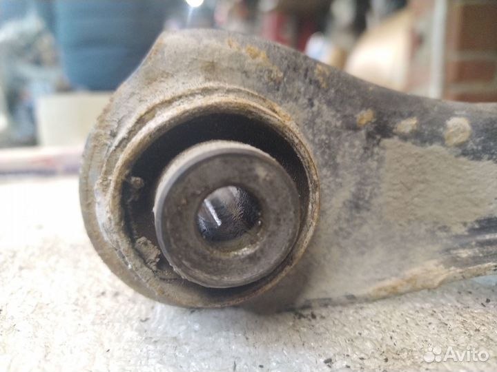 Рычаг подвески передний правый Honda Accord CH6