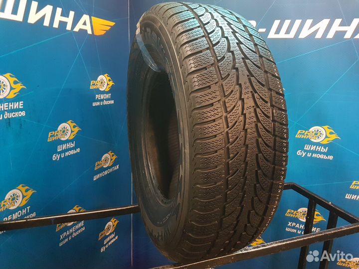 Nokian Tyres WR SUV 255/70 R16