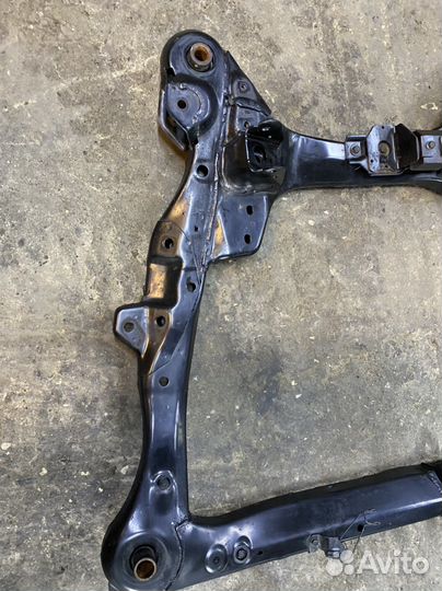 Подрамник Lexus rx 350