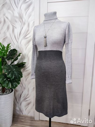 Платье с горлышком, до колен