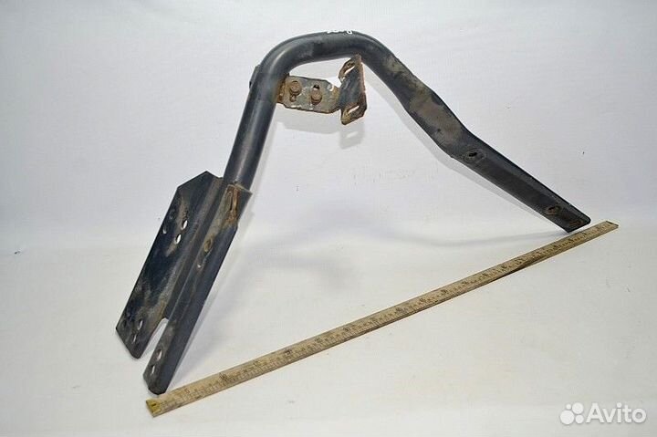 Кронштейн крыла переднего моста, левый iveco Stral