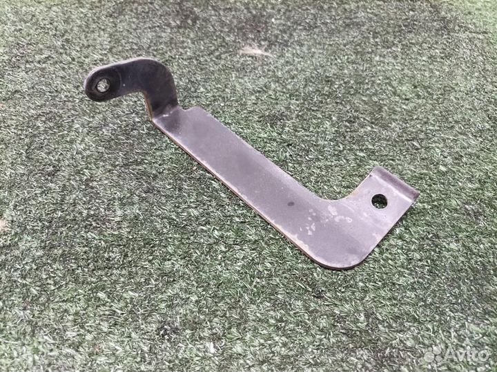 Кронштейн (сопут. товар) VW Touareg 2002-2010