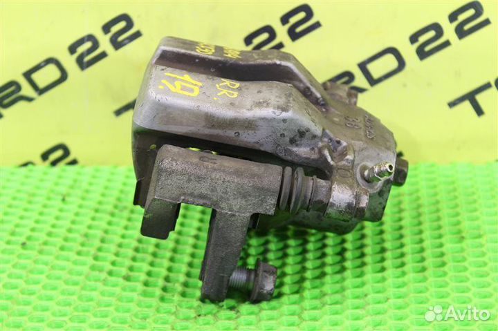 Суппорт задний правый Toyota Rav4 ACA30 1AZ-FE