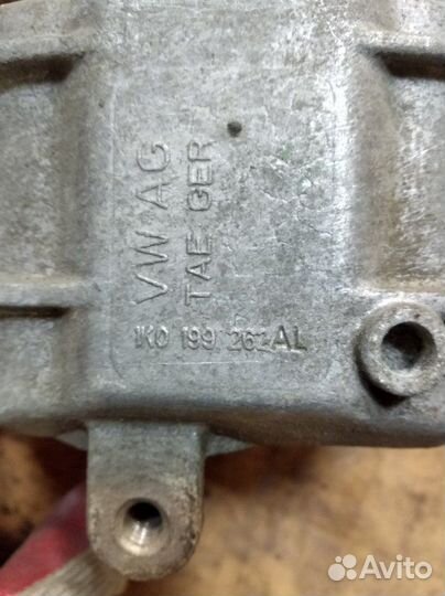 Опора двигателя правая Volkswagen Caddy 3 BSE