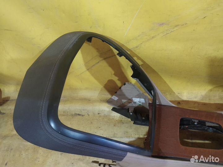 Консоль Cadillac SRX 2003-2009 Кадилак ср-икс