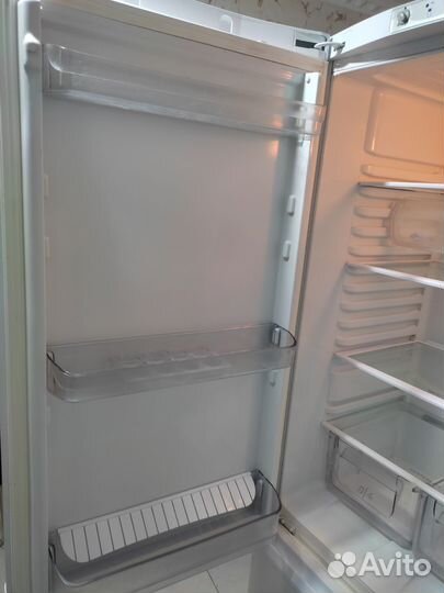 Холодильник Ariston. Высота 197 см. Доставка