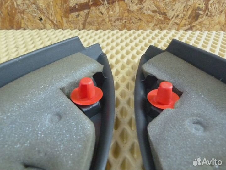 Уголок двери передней внутренний Renault Megane III 2009-2016 (802920004R 802930004R)