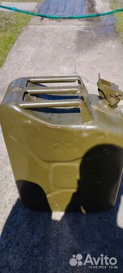 Канистры металлические 20 литров